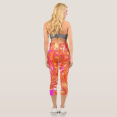 レトロマゼンタと秋の色のフローラの渦巻き カプリレギンス (裏面)