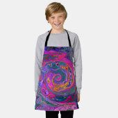 レトロマゼンタ、緑、オレンジの抽象芸術旋回 エプロン (着用した状態)