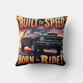 レトロマッスル – スピードグラフィックティー用に構築 クッション (裏面)