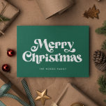 レトロミッドセンチュリーグリーンメリークリスマス シーズンカード<br><div class="desc">メリークリスマスカード：クラシックのレトロなデザイン、ミッドセンチュリーモダンタイポグラフィとクラシックの緑の背景。</div>