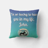 レトロミニマリストドッグオンザビーチ クッション (裏面)