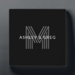 レトロモダンな名前/編集可能なイニシャル 黒とグレー フォトプラーク<br><div class="desc">スタイリッシュでカスタマイズ可能なレトロモダンイニシャル、自由に編集してください!</div>