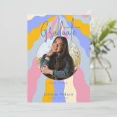 レトロモダンピンク紫色の波写真卒業 招待状 (スタンド正面)