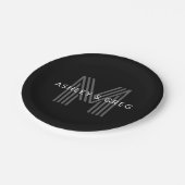 レトロモダン名/s編集可能モノグラムブラック&グレー ペーパープレート (アングル)