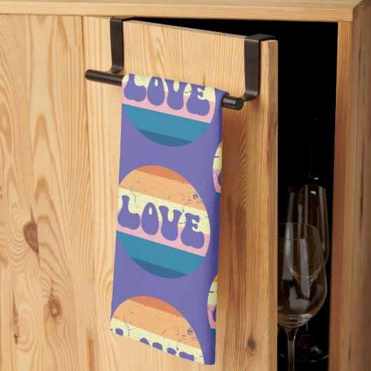 レトロラブタイポグラフィオンヴィンテージサンセットストライプズ キッチンタオル (三つ折り)