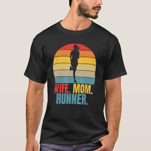 レトロランニングの妻マムランナー Tシャツ (正面)