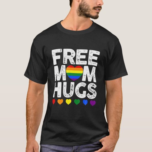 レトロレインボーハートフリーママハグゲイLGBTプライドM Tシャツ (正面)