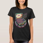 レトロレコードプレーヤーマンダラ音楽アート Tシャツ (正面)