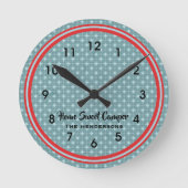 レトロレッドとティール（緑がかった色）キャンパー ラウンド壁時計 (正面)