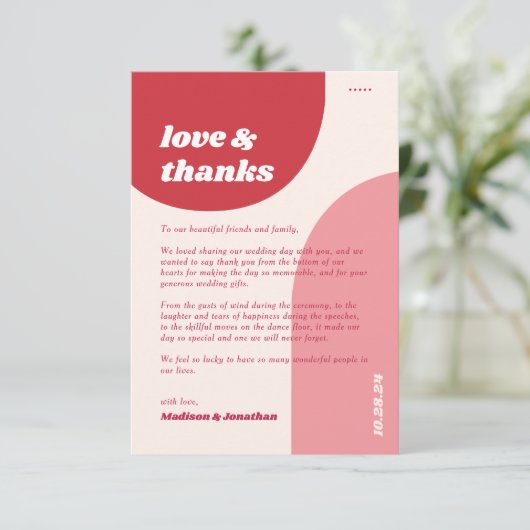 レトロレッドピンク幾何学模様 |愛と感謝してい結婚の サンキューカード (スタンド正面)