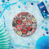 レトロレッドフローラハートバレンタイントゥルーラブ ペーパープレート (パーティー)