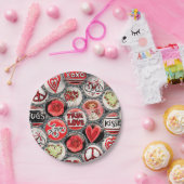 レトロレッドフローラハートバレンタイントゥルーラブ ペーパープレート (パーティー)