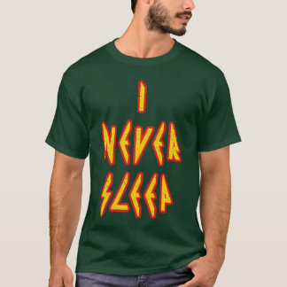 レトロロックライブで華やかなバンドと強烈なレトロ Tシャツ