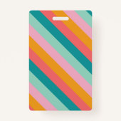 レトロローラスケートで滑る誕生日パーティーピンク バッジ (裏面)