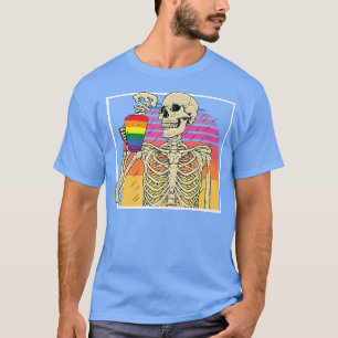 レトロヴィンテージオルトスケルトンコーヒードリンカーLGBTQ Tシャツ