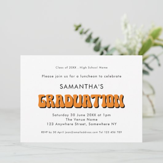 レトロヴィンテージオレンジタイポグラフィ卒業パーティー 招待状 (スタンド正面)