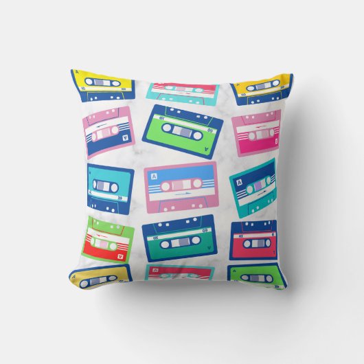 レトロヴィンテージオーディオテープカセットパターン クッション (正面)