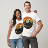 レトロヴィンテージクマinウッズマウンテンズアドベンチャーT- Tシャツ (ユニセックス)