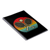 レトロヴィンテージクロステニスラケット – スポーツ愛好家 ノートブック (右側)