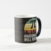 レトロヴィンテージパイ日 – 不合理だが良い丸め モーフィングマグカップ (正面右)