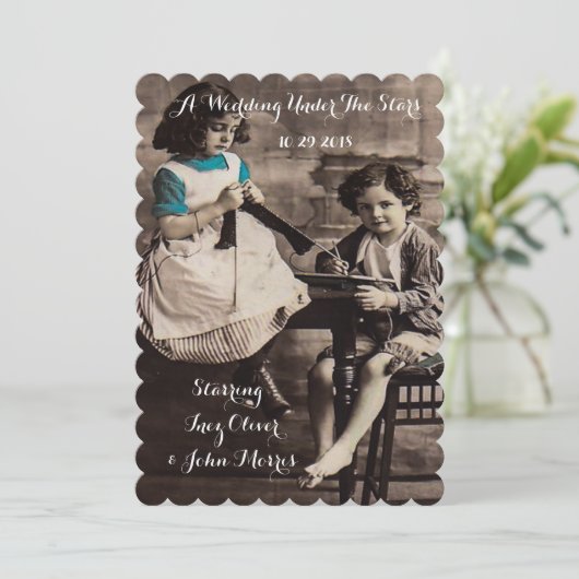 レトロヴィンテージムービーをテーマにした結婚式招待状 招待状 (スタンド正面)