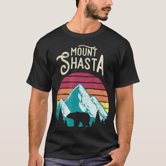 レトロヴィンテージ山シャスタカリフォルニアマウンテンズビー Tシャツ (正面)