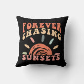 レトロヴィンテージ永遠にサンセットを追いかけるサマーバカト クッション (裏面)