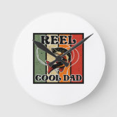 レトロヴィンテージ魚釣りリールクールパパ魚釣り恋人 ラウンド壁時計 (正面)