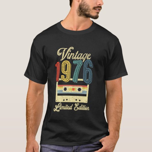 レトロヴィンテージ1976カセットテープ46誕生日Mus Tシャツ (正面)