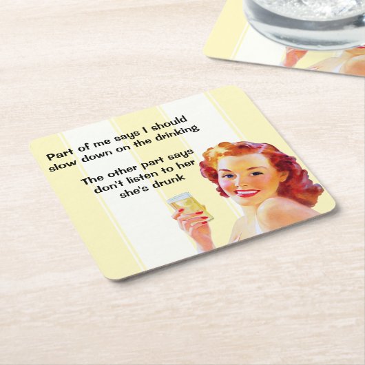 レトロ主婦とカクテルおもしろい飲引用文 スクエアペーパーコースター (アングル)