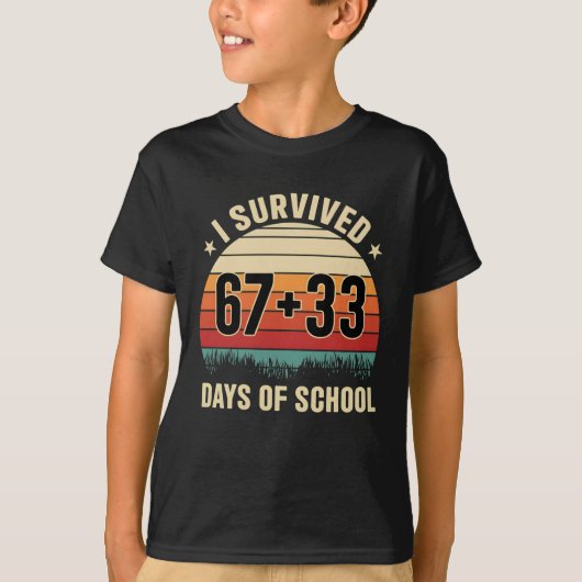 レトロ先生 67日+33日学校に耐えた Tシャツ (正面)