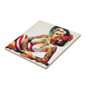 レトロ入れ墨の水着ピンアップ タイル (側面)