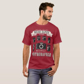 レトロ写真家はヒーロー Tシャツ (正面フル)