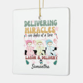 レトロ労働と配達ナースクリスマス セラミックオーナメント (左)