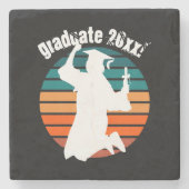 レトロ卒業生が喜びの虹を求めて跳躍 ストーンコースター (正面)