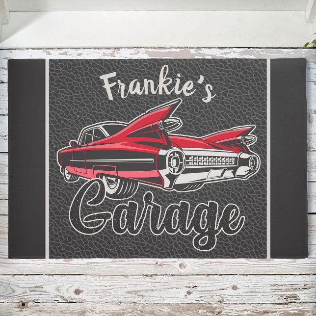 レトロ名レッドキャディヴィンテージクラシックカーガレージ ドアマット (クリエイターアップロード済み)