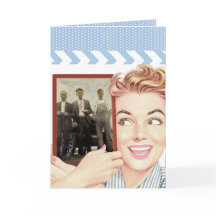 レトロ女性が写真を持つ