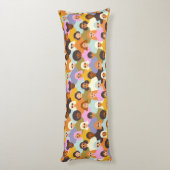 レトロ女性の世界のパターン ボディピロー (裏面 (縦))