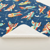 レトロ宇宙ロケットカーズブルーパーソナライズされたネーム シェルパブランケット (3/4)