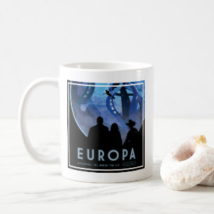 レトロ宇宙旅行ポスター – Jupiter's Moon Europa. コーヒーマグカップ