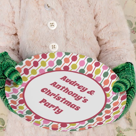 レトロ幾何学的プリント1970年代のパターン(の模様が)あるクリスマス ペーパープレート