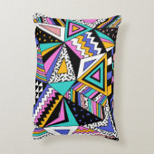 レトロ幾何形状:カラフルヴィンテージ。 アクセントクッション (裏面(縦))