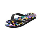 レトロ幾何形状：カラフルヴィンテージ。 キッズビーチサンダル (アングル)