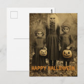 レトロ彫りのカボチャを持つハロウィーンの不気味な子供 ポストカード (正面/裏面)