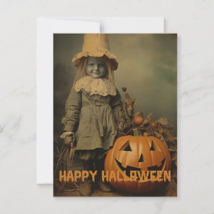 レトロ彫りのカボチャを持つハロウィーンの不気味な子供 ポストカード