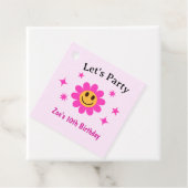 レトロ微笑みピンクフラワーガール誕生日 フェイバータグ (インサイチュ)