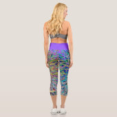 レトロ抽象芸術フローラ紫イエローブルー名 カプリレギンス (裏面)