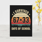 レトロ教師 67日+33日を学校で生き延びた カード (黄色い花)