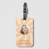 レトロ日が差すことスワールオレンジの太陽の写真と名前 ラゲッジタグ (正面縦)