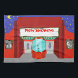 レトロ映画館キッチンタオル キッチンタオル<br><div class="desc">夜空の星と銀色のスクリーンの星の両方が、このレトロ映画館キッチンタオルで満員の星が出ている。1960年代のスタイルでミニマルなアートデザインは、黄金時代のクラシック映画の家の外観を特徴としている。赤い建物には鮮やかなライトマーキーがあり、赤い文字で「NOW SHOWING」と書かれている。マーキーの下では、劇場職員が映画ファンの群衆を待ち構えている。映画ファンは必ず大挙して並んでいる。キレイなカットのシルエット、劇場労働者は、ボックス・オフィス・チケット・ブースのアクアガラスを通してちょうど見える。ポップコーンの核は斑点のない灰色の歩道には見つからない。グレーのダブルドアがチケットブースを囲む。建物の正面には、ドラマチックに点灯したフレームに囲まれた白黒の映画ポスターが表示される。一つのポスターは、ドラマチックなシーンで星交配した恋人を示し、もう一つのポスターは、彼女が崇拝する太陽と同じくらい明るいキャリアを持つ水着を身に着けたスターを示す。この製品は、ザズルのMutantLittleOnionの輝かしい心から、レトロプールパーティー、映画ノワール・マルティーニ、レトロ宇宙時代の漫画カップルのようなカルトクラシックを持ってきた。批評家はもし同意する；あなたは今季は1つのデザインを購入し、これを作ることができる(または他の壮観なMutualLittleOnionのデザイン)!</div>